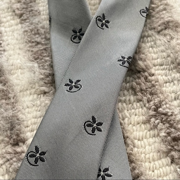 Floral Print Tie - Picture 4 of 10